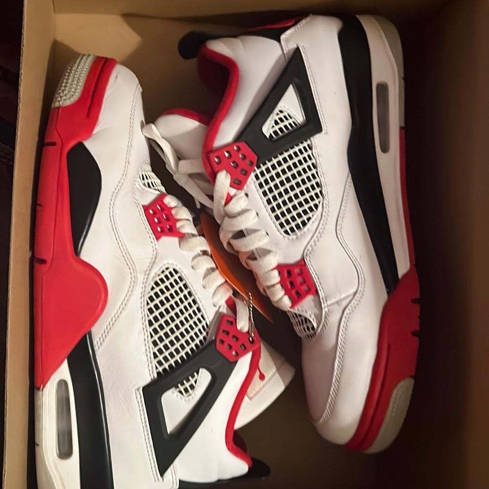 Jordan 4 Retro
